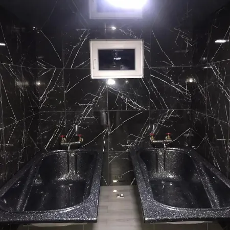 Чорна Вода Hotel *